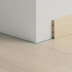 Jalkalista vinyylille Pergo Beige Valley Oak, 240cm