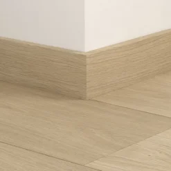 Jalkalista vinyylille Pergo Beige Valley Oak, 240cm