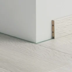 Jalkalista vinyylille Pergo Beige Valley Oak, 240cm