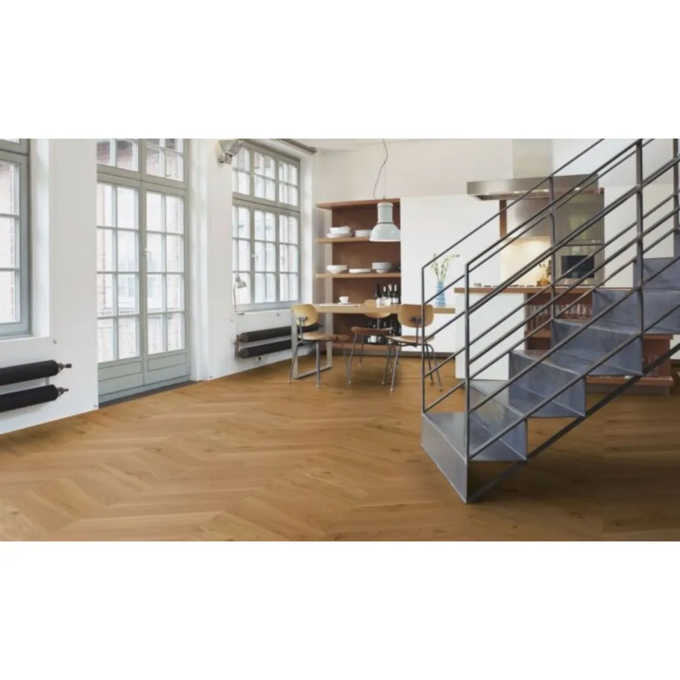 Kalanruotoparketti Boen Chevron Oak Animoso, öljytty, harjattu, liimattava