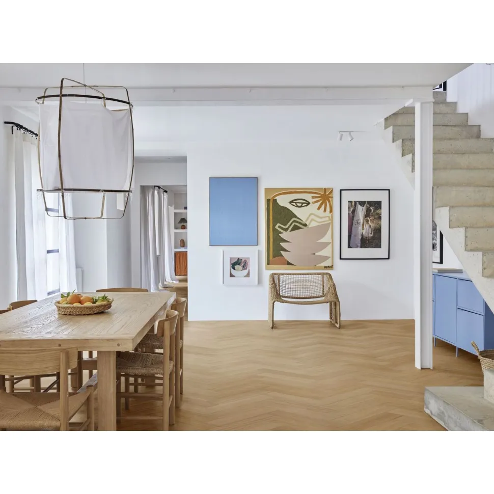 Kovapuulattia Kährs Life Authentic Chamomille Herringbone, ultramattalakattu, tammi, vasen