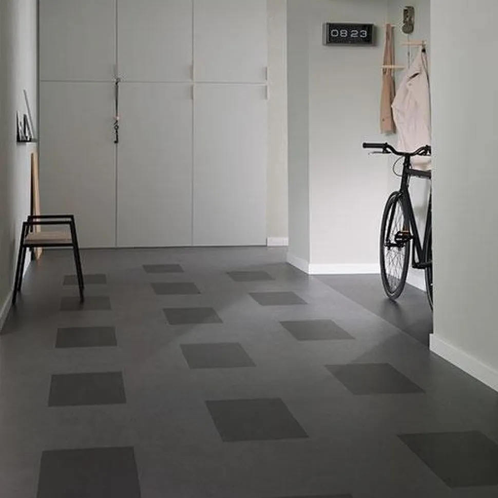 Linoleumilaatta Forbo Marmoleum Click Volcanic Ash 30x30 cm tumma harmaa