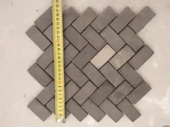 Marmorimosaiikki Qualitystone Herringbone Gray, 30 x 60 mm