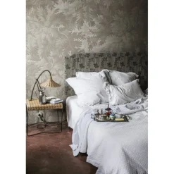 Metsätapetti Rebel Walls Spruce Forest hiekka, mittatilaus, non-woven
