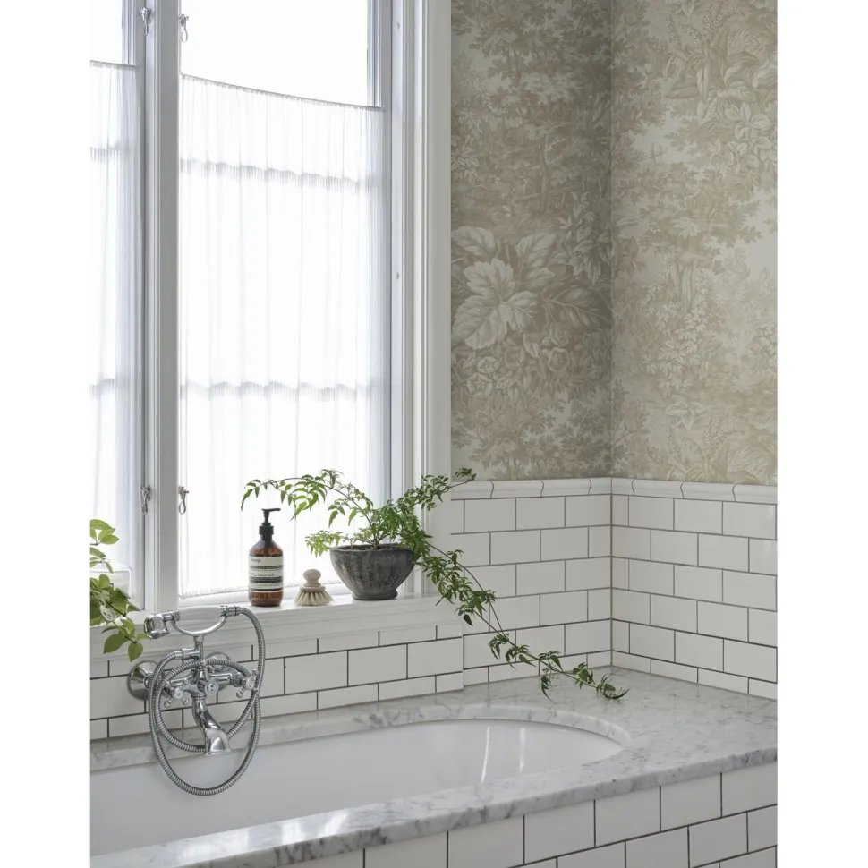 Metsätapetti Sandberg Forest Toile hiekka, mittatilaus, non-woven
