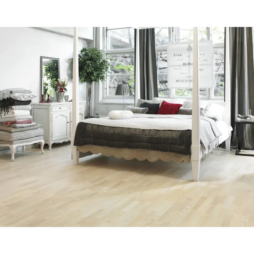 Parketti Tarkett Shade Saarni Linen White 3-sauva vaalea mattalakattu