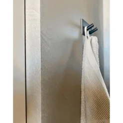 Sisustuslaasti Dekofloor Stucco märkätilaan eri värejä