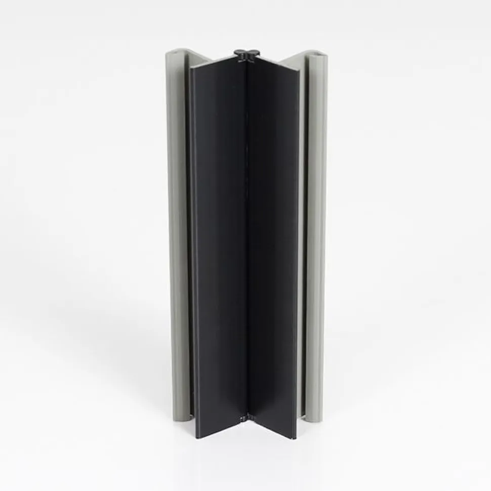 Sokkelin kulmalista Grip Jolly corner 150mm musta