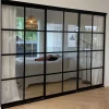 Tilanjakaja/liukuovi Mirror Line Ruudukko valkoinen kolmella ovella korkea malli mittatilaus