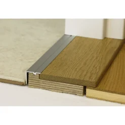 Vedeneristekynnys Panelia Woods Pro, 22x92x1010mm M10, tammilakattu, eri kyntekorkoja